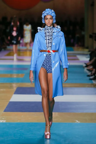 Look 28